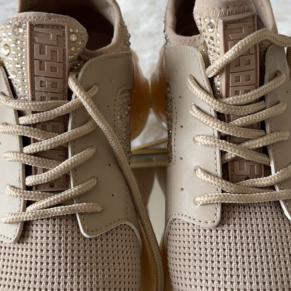 Steve Madden tennis shoes - Picture 6 of 6